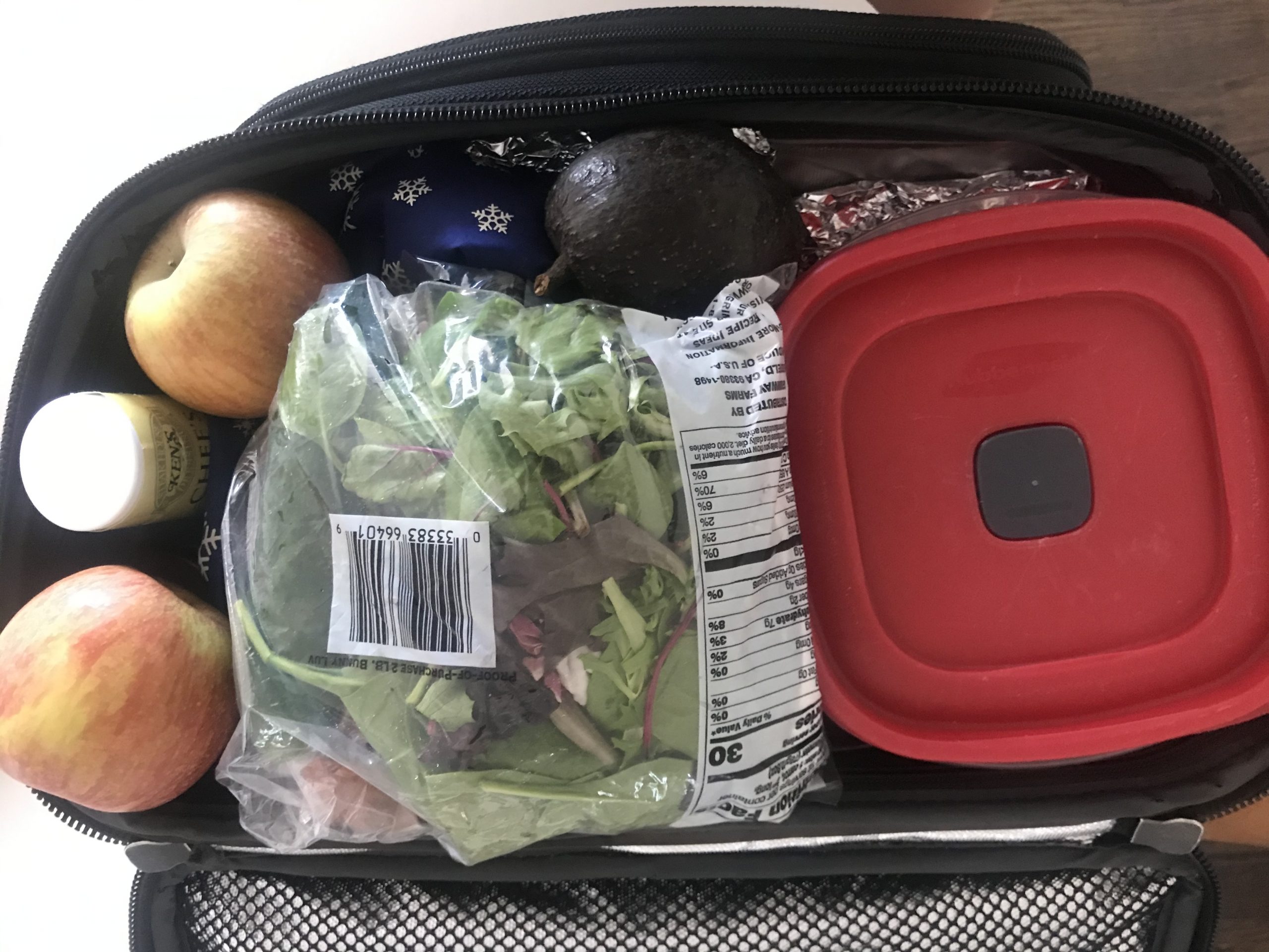 packing a lunch, eating healthy on the go, traveling with dietary restrictions, what's in your lunchbox, what flight attendants eat at work, vegetables,