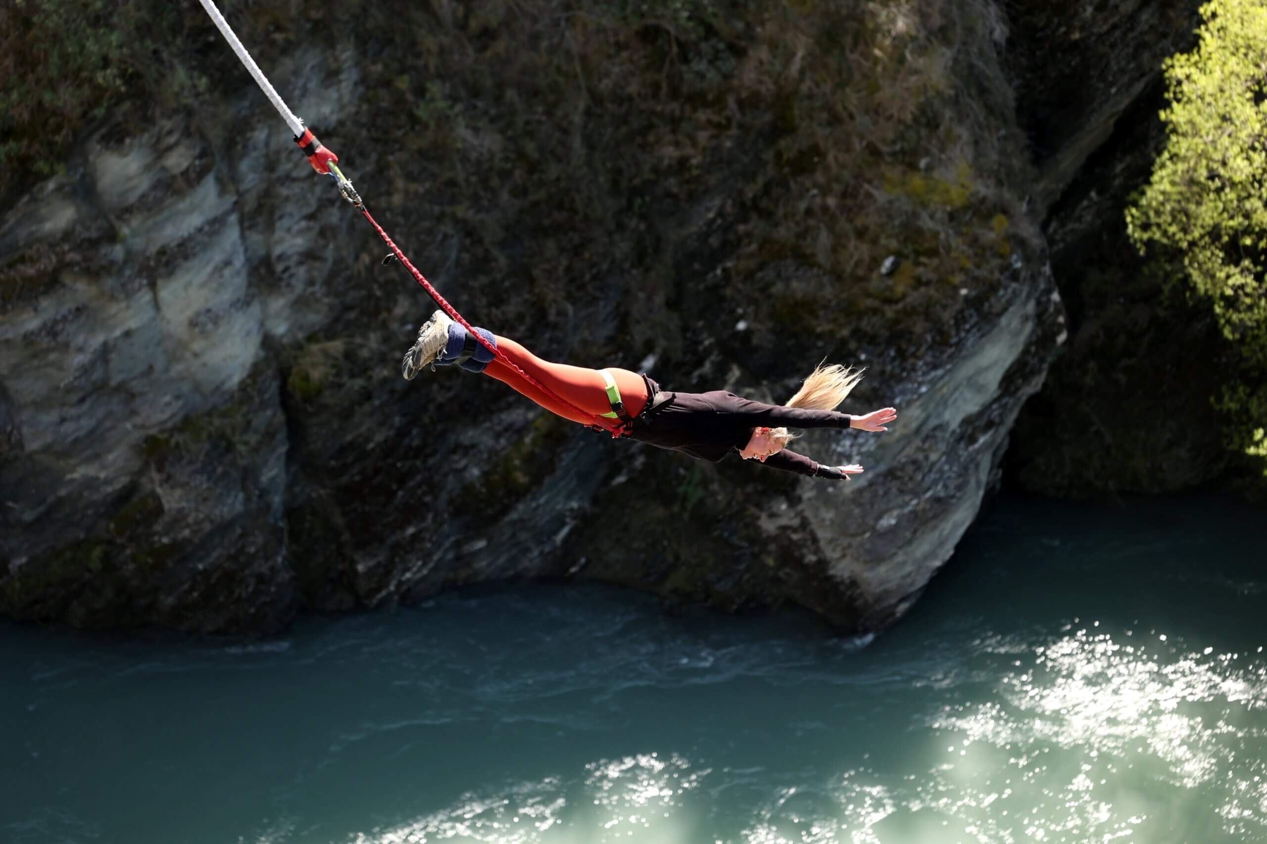 bungy jumping in New Zealand, bungee jumping in New Zealand, AJ Hackett Bungy, Karawau bridge bungy, first time bungy jumping, first time bungee jumping, New Zealand, best things to do in new zealand,